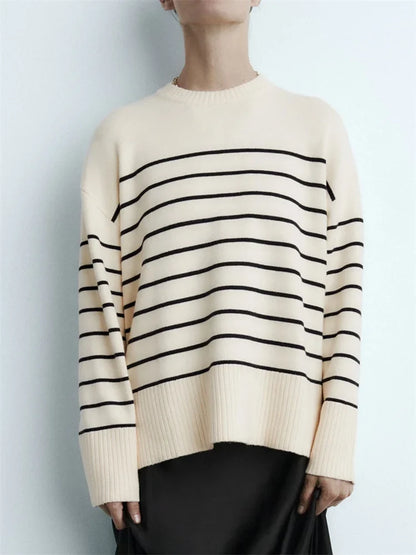 Modelo Striped black and white Sweater