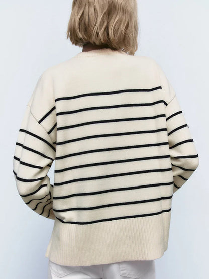 Modelo Striped black and white Sweater